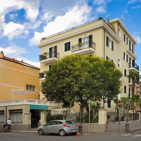 Residence San Marco Suites&Apartments Alassio Exterior photo