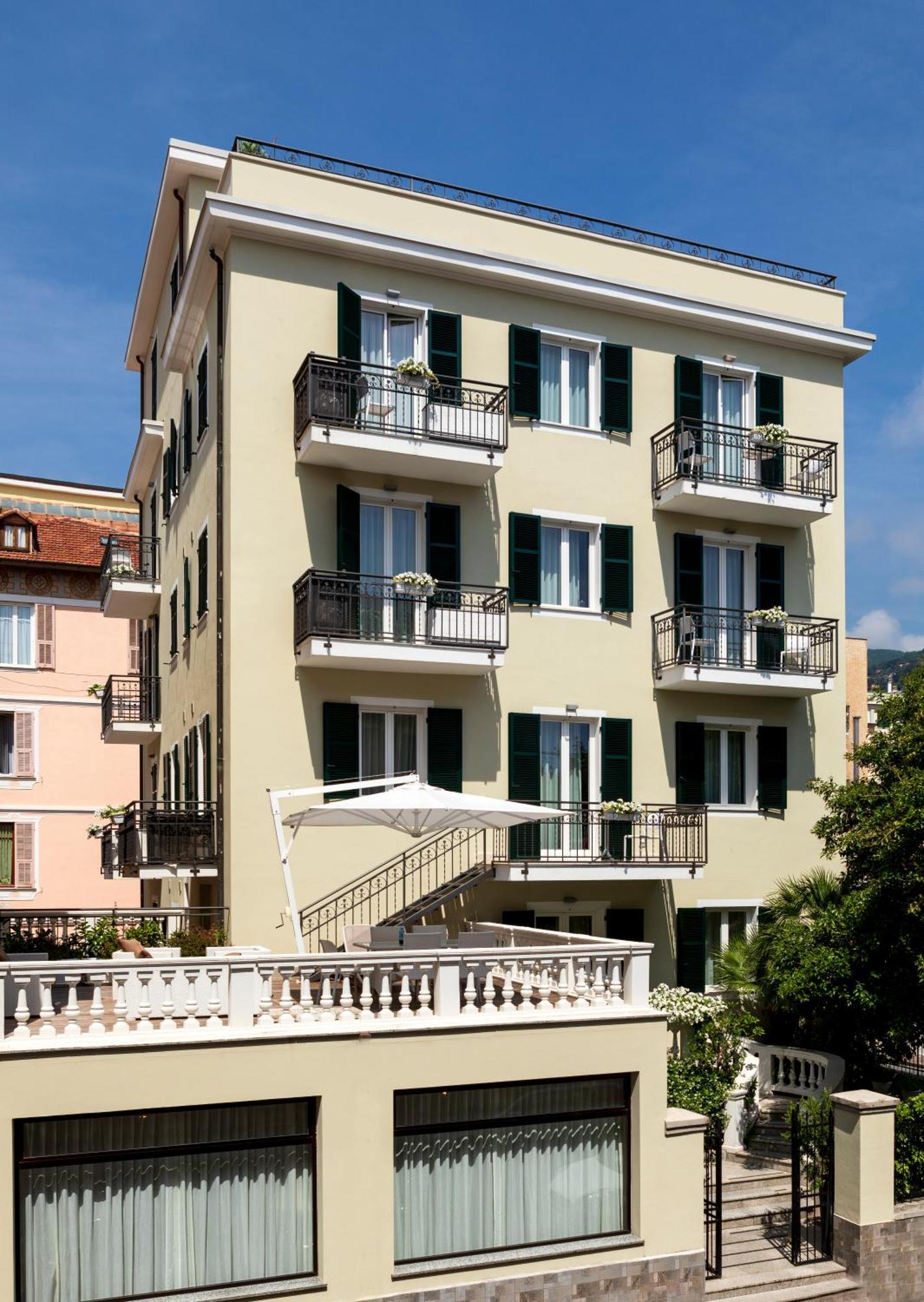 Residence San Marco Suites&Apartments Alassio Exterior photo